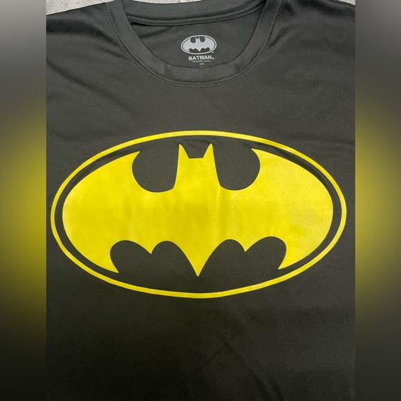 DC Comics Batman 100% Polyester TShirt. *Excellent Conditon* Size L - Picture 2 of 4